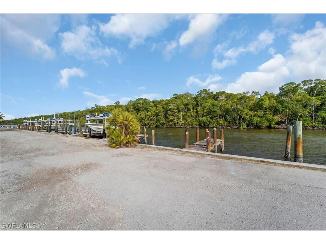 825 Copeland #21 Everglades City FL 34139 226006335 image17