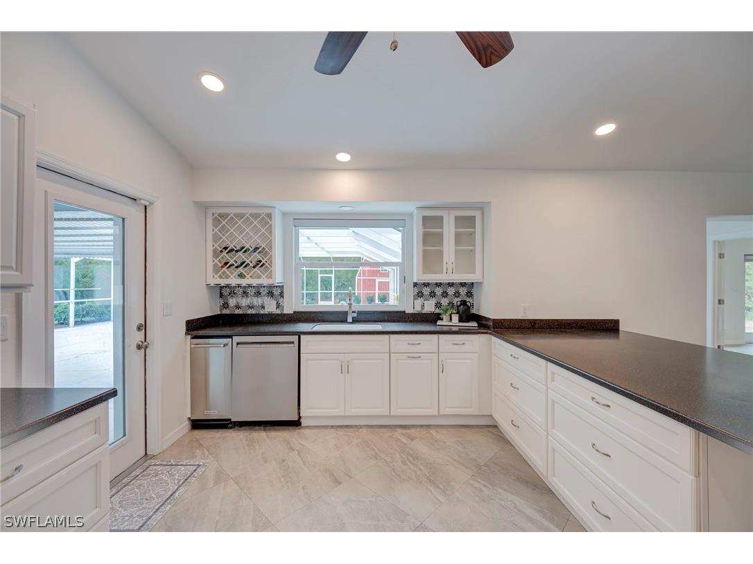 825 Desoto Boulevard N Naples FL 34120 226009168 image13