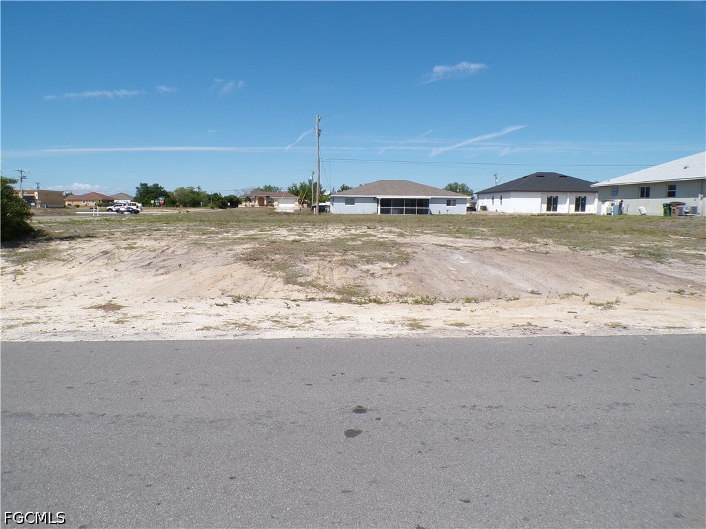825 NE 15th Lane Cape Coral FL 33909 2026014539 image1