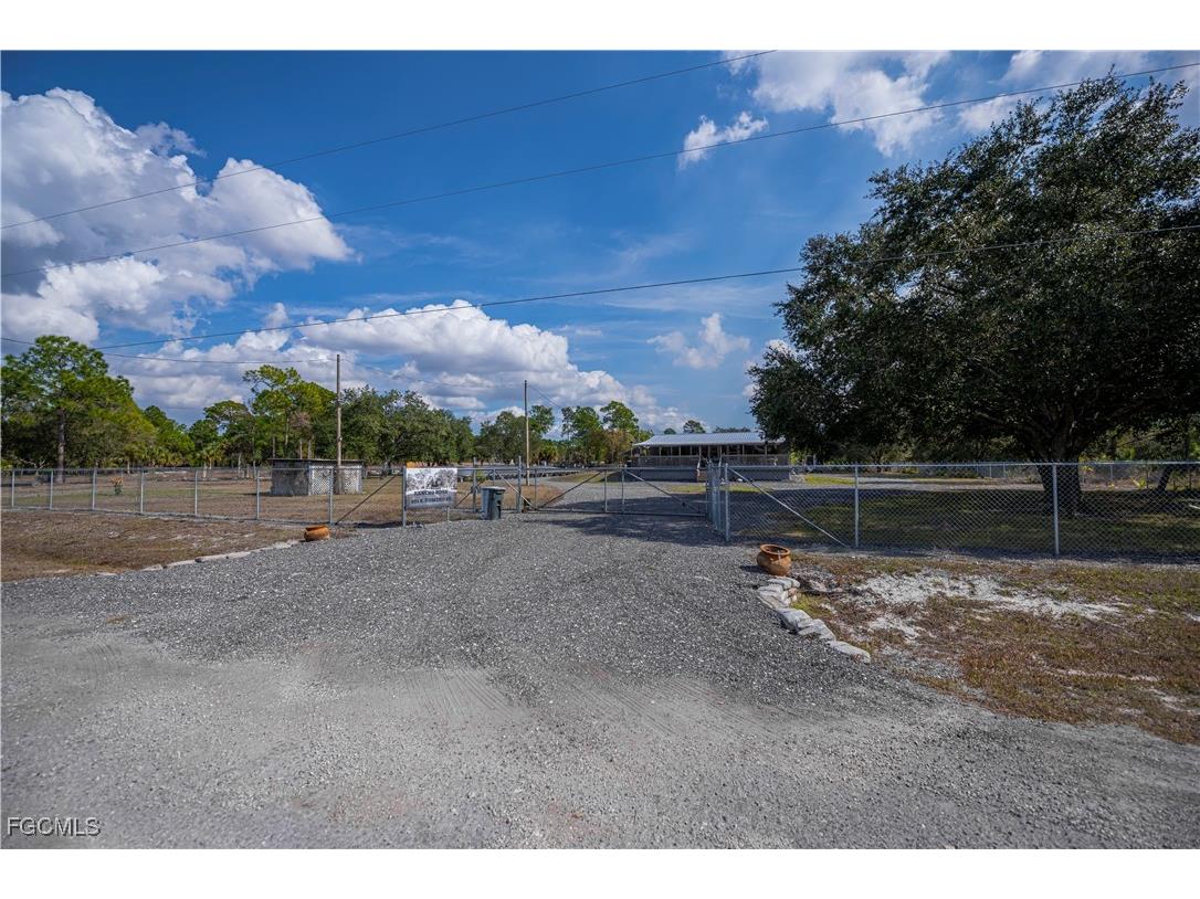 825 S Romero Street Clewiston FL 33440 2026004957 image2