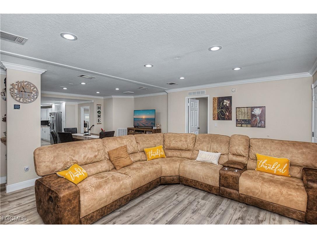 825 S Romero Street Clewiston FL 33440 2026004957 image8