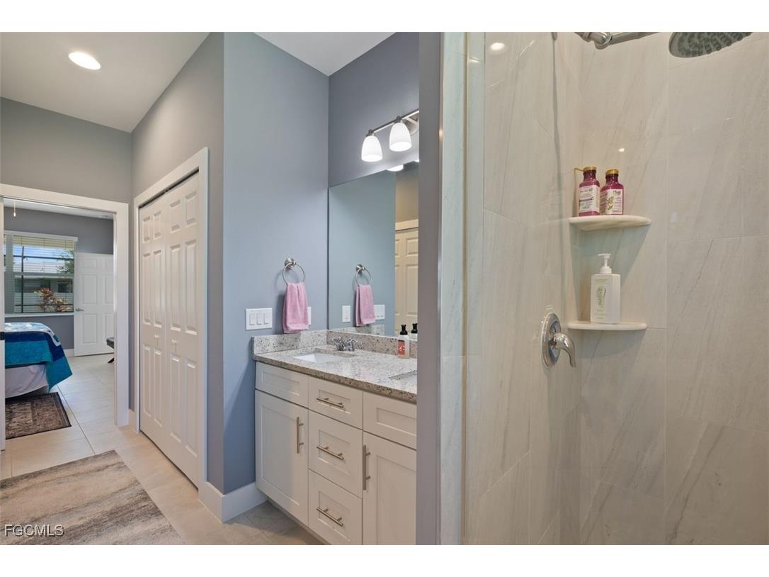 825 SE 5th Place Cape Coral FL 33990 2025025443 image12