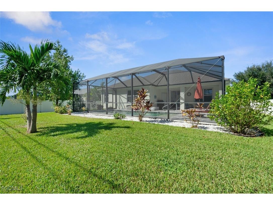 825 SE 5th Place Cape Coral FL 33990 2025025443 image17