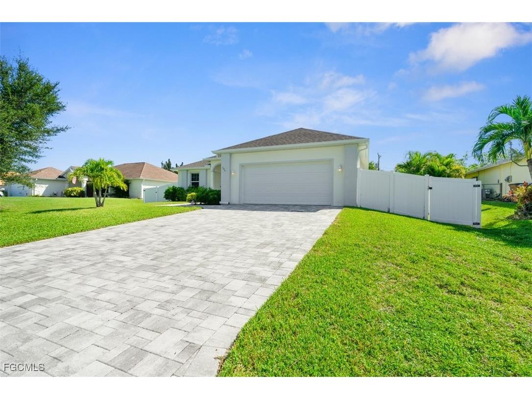 825 SE 5th Place Cape Coral FL 33990 2025025443 image18