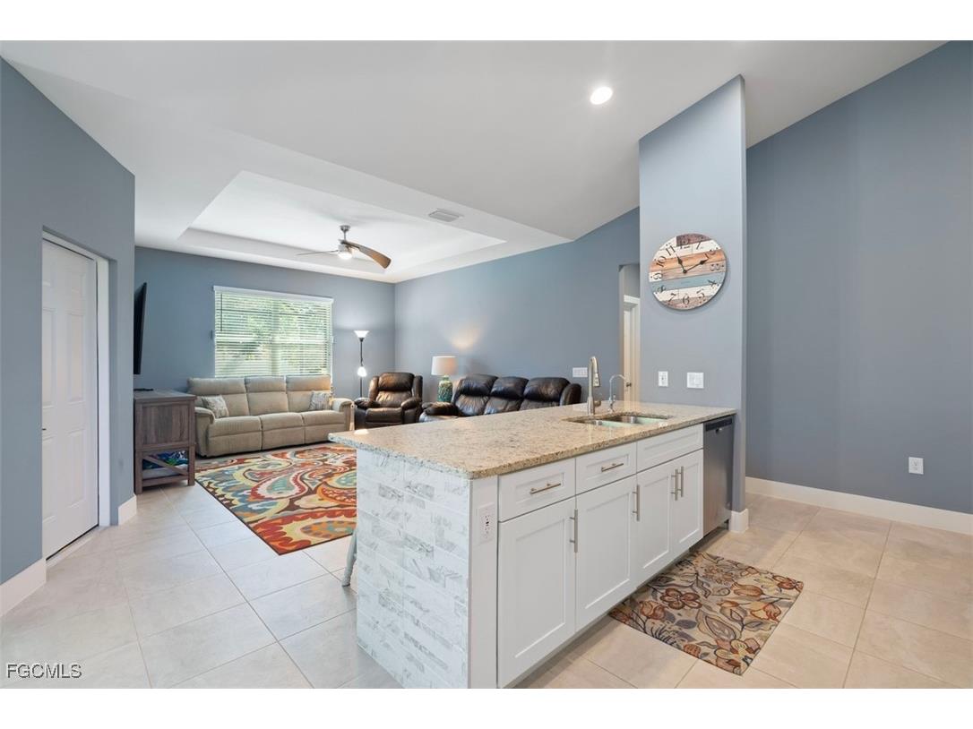 825 SE 5th Place Cape Coral FL 33990 2025025443 image6