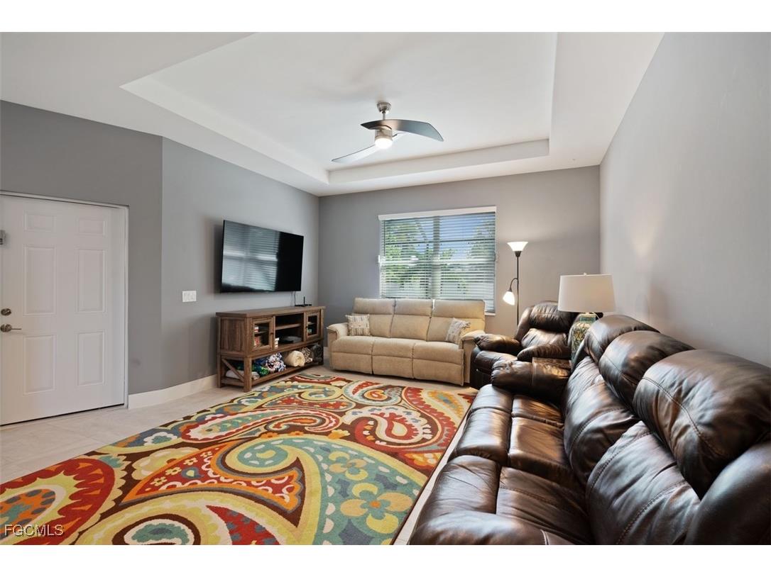 825 SE 5th Place Cape Coral FL 33990 2025025443 image8