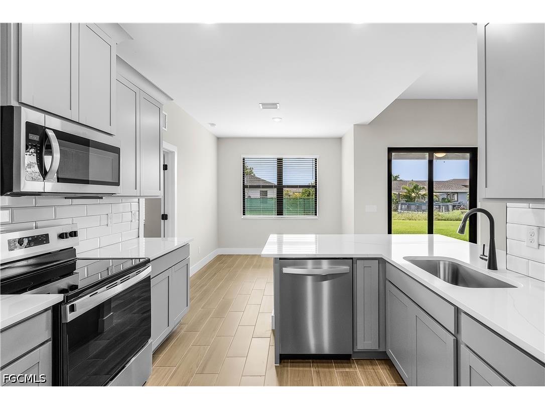 825 SW 9th Court Cape Coral FL 33991 2026021031 image5
