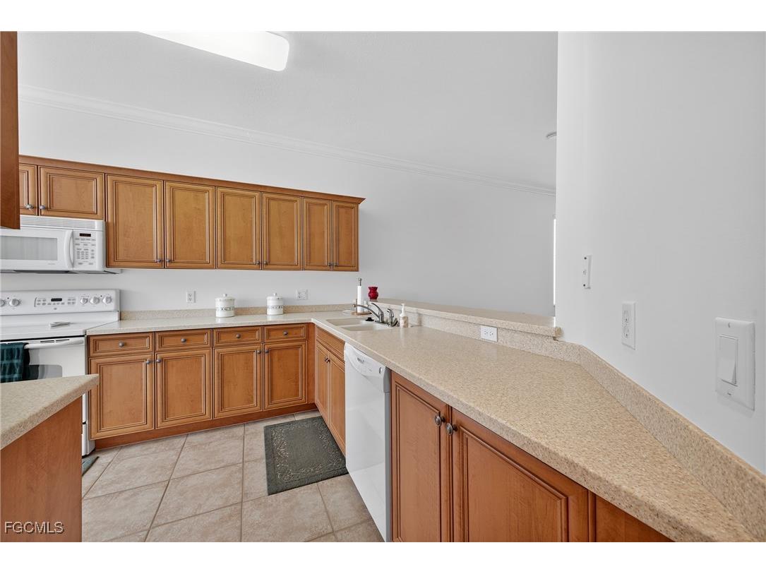 8251 Pathfinder Loop #621 Fort Myers FL 33919 2025020721 image10