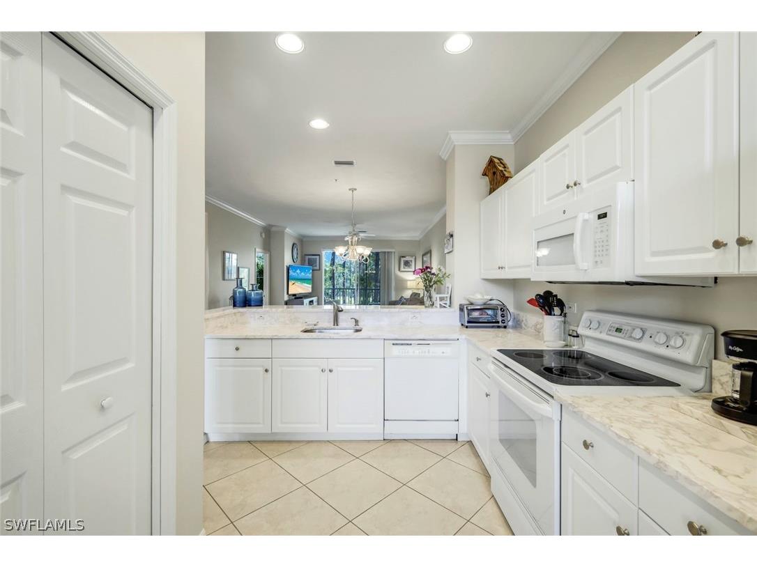 8253 Parkstone Place #206 Naples FL 34120 226009821 image10