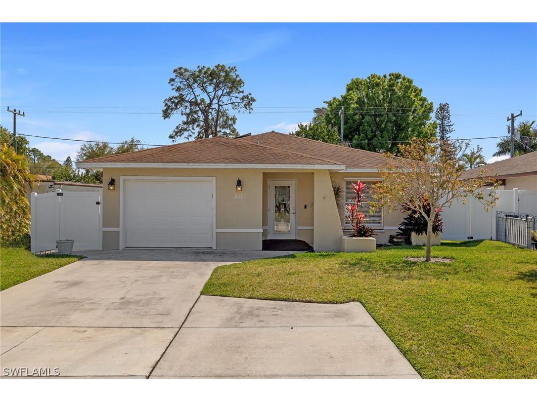 826 95th Avenue N Naples FL 34108 224024289 image1