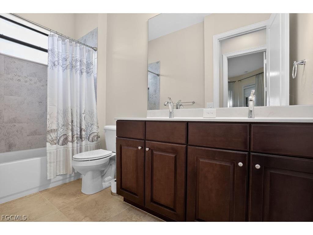 8260 Venetian Pointe Drive Fort Myers FL 33908 2026008842 image17