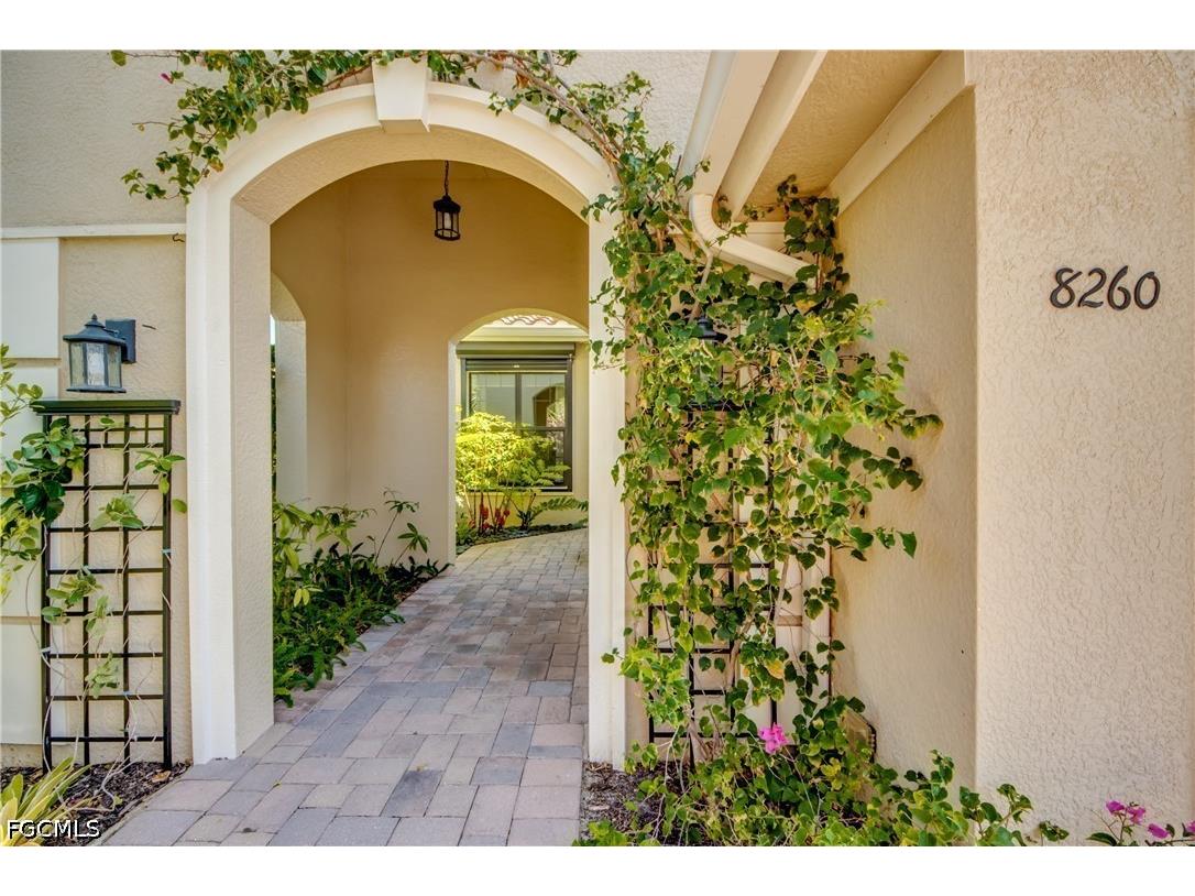 8260 Venetian Pointe Drive Fort Myers FL 33908 2026028592 image1