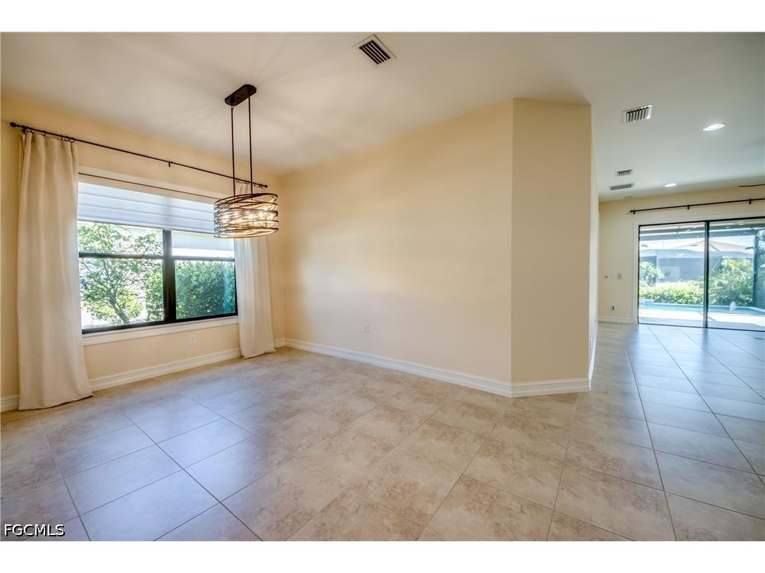 8260 Venetian Pointe Drive Fort Myers FL 33908 2026028592 image10
