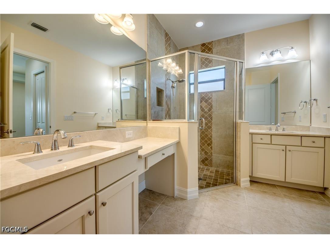 8260 Venetian Pointe Drive Fort Myers FL 33908 2026028592 image25
