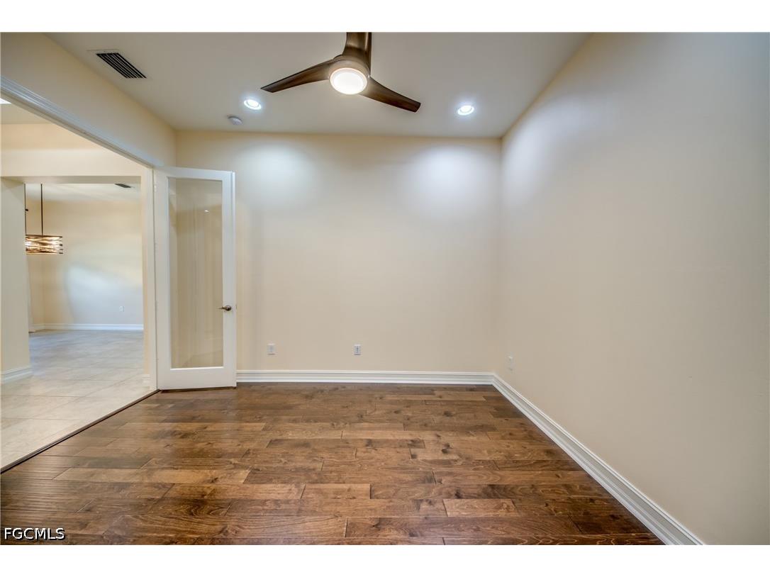 8260 Venetian Pointe Drive Fort Myers FL 33908 2026028592 image33