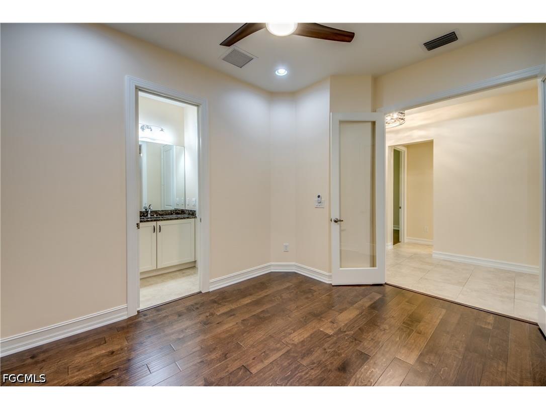 8260 Venetian Pointe Drive Fort Myers FL 33908 2026028592 image34