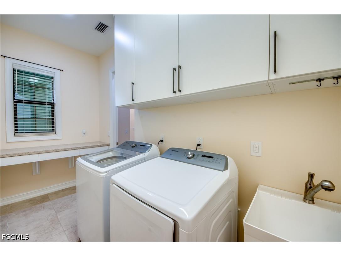 8260 Venetian Pointe Drive Fort Myers FL 33908 2026028592 image35