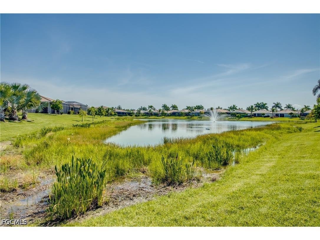8260 Venetian Pointe Drive Fort Myers FL 33908 2026028592 image43