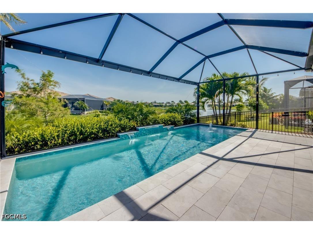 8260 Venetian Pointe Drive Fort Myers FL 33908 2026028592 image5