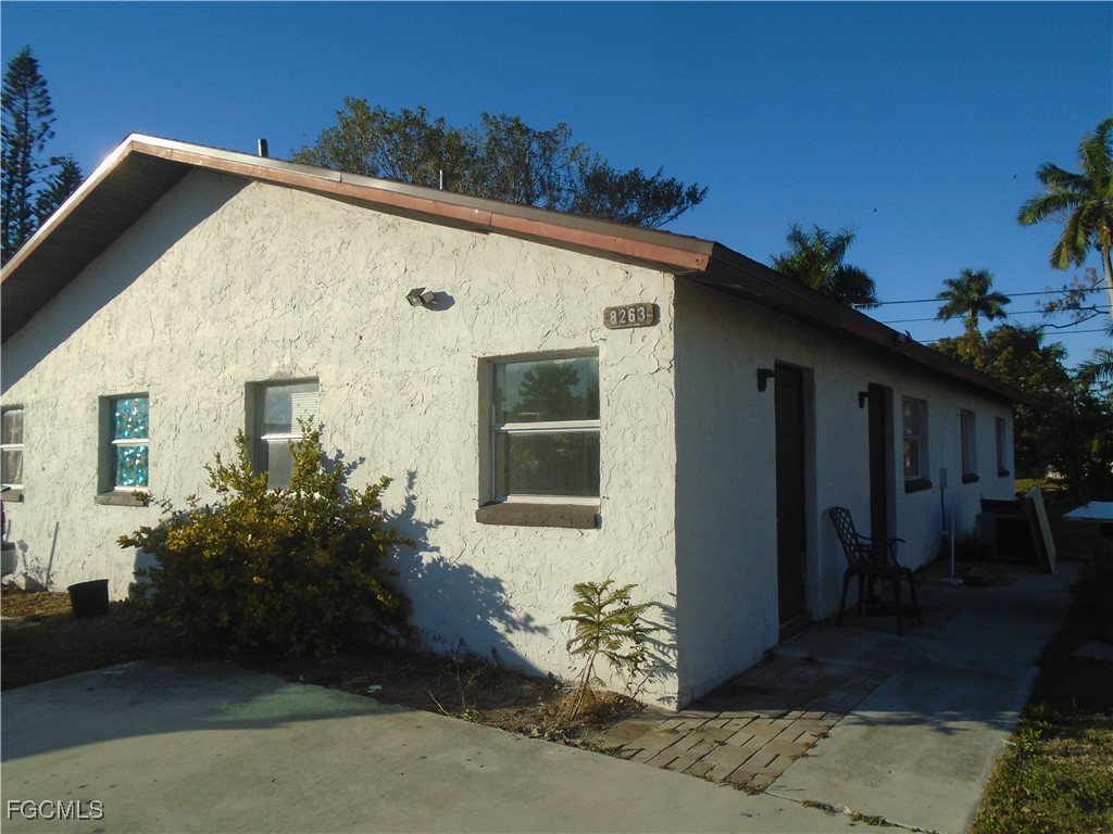 8263 Beacon Boulevard Fort Myers FL 33907 2026003741 image1