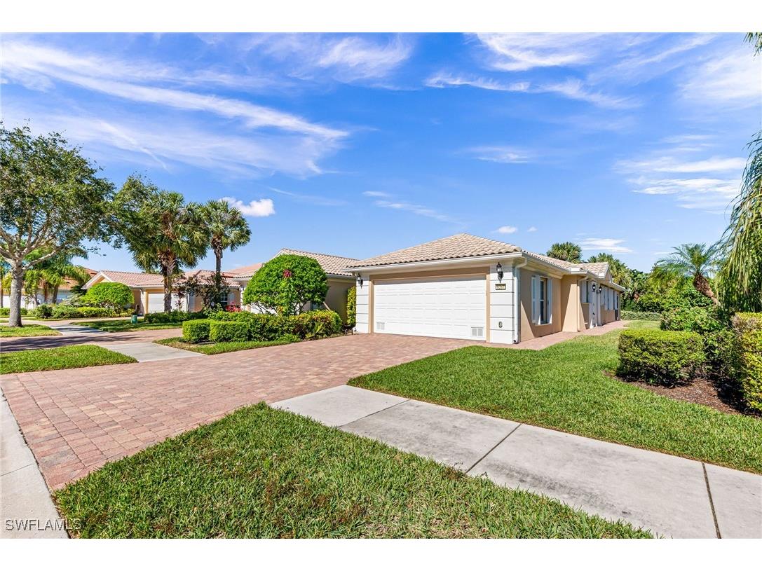 8267 Yasmina Way Naples FL 34114 224093577 image1