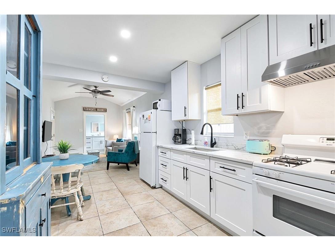 827 100th Avenue N Naples FL 34108 225081815 image4