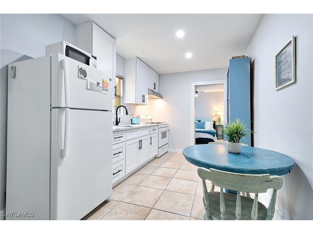 827 100th Avenue N Naples FL 34108 225081815 image8