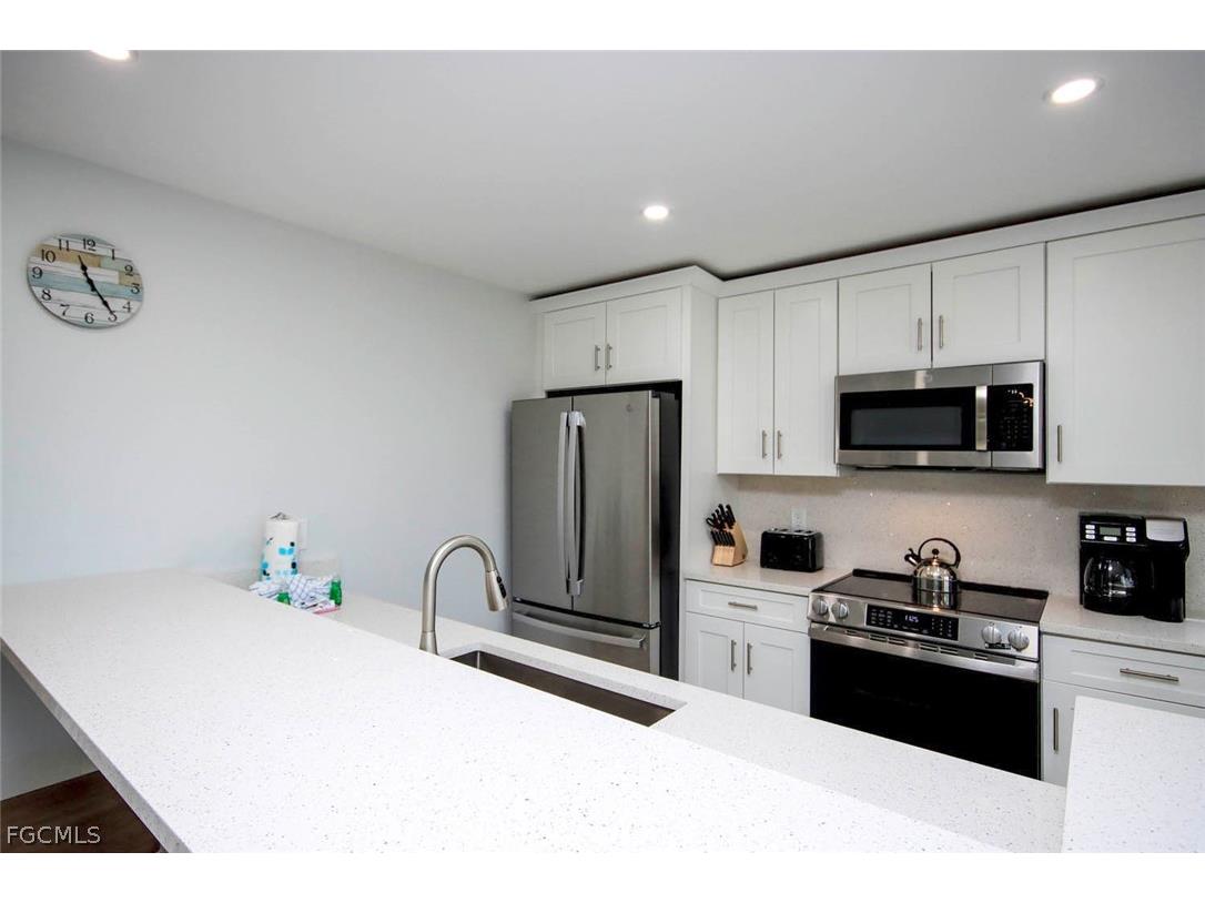 827 E Gulf Drive #E4 Sanibel FL 33957 2026006433 image11