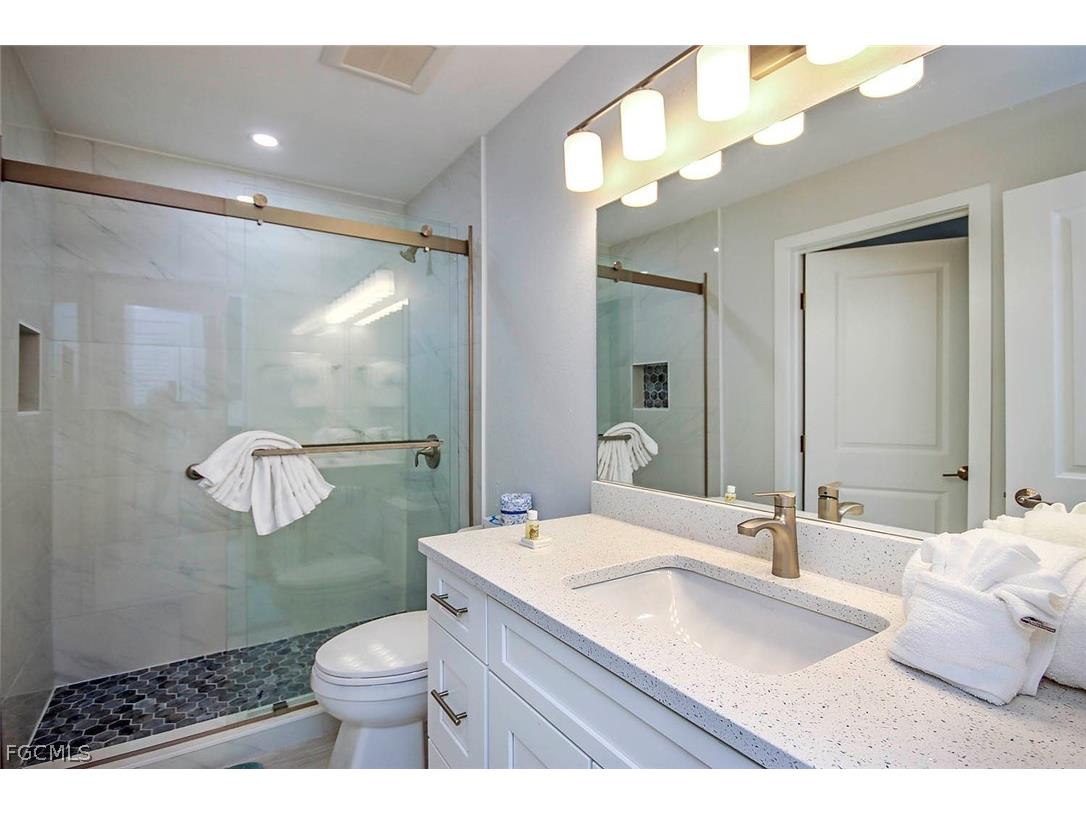 827 E Gulf Drive #E4 Sanibel FL 33957 2026006433 image14