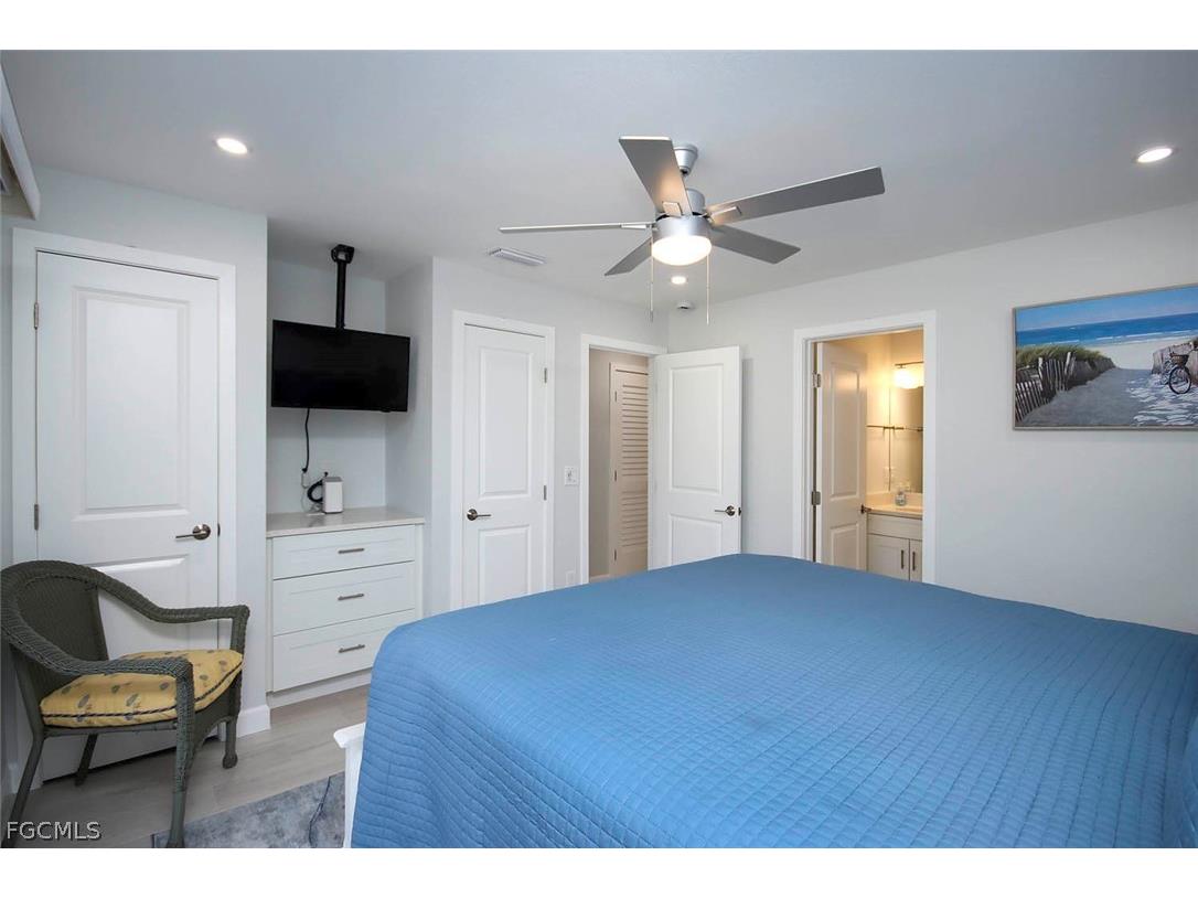 827 E Gulf Drive #E4 Sanibel FL 33957 2026006433 image17