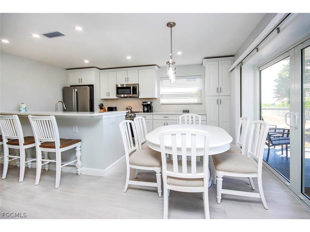 827 E Gulf Drive #E4 Sanibel FL 33957 2026006433 image8