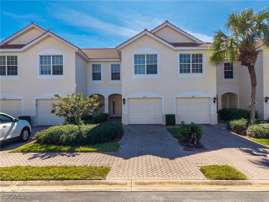 827 Hampton Circle #146 Naples FL 34105 2025019460 image1