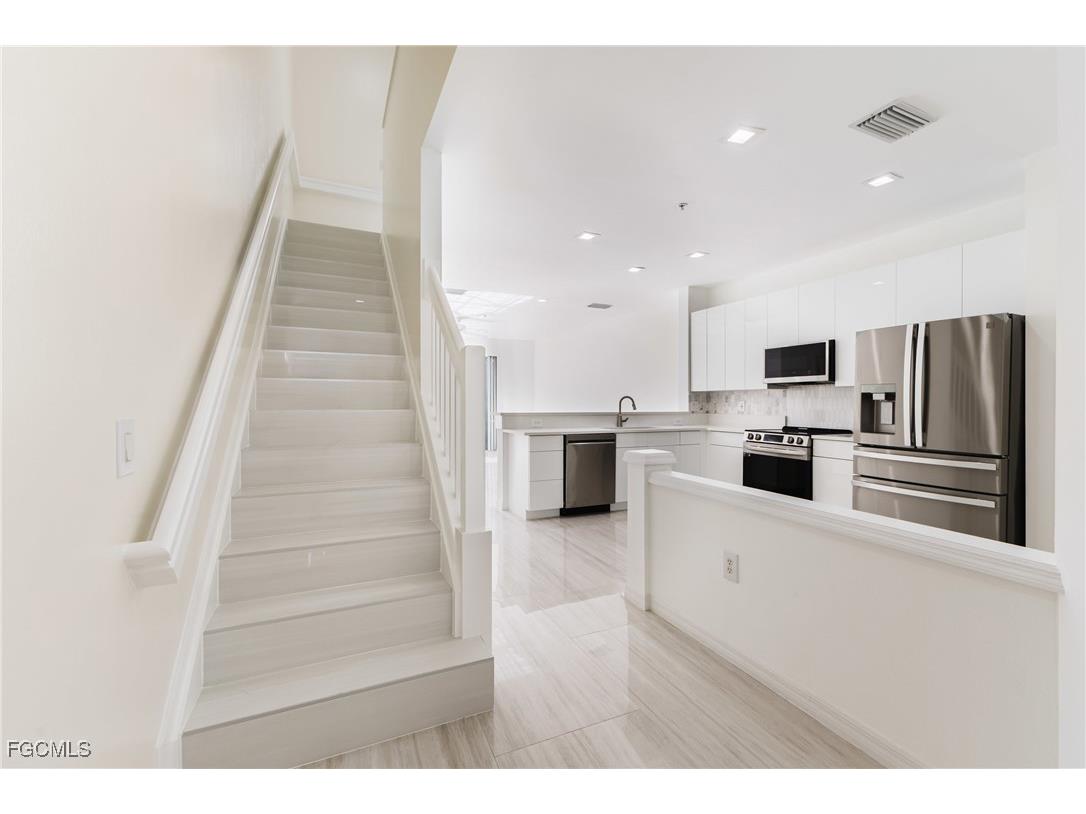 827 Hampton Circle #146 Naples FL 34105 2025019460 image15