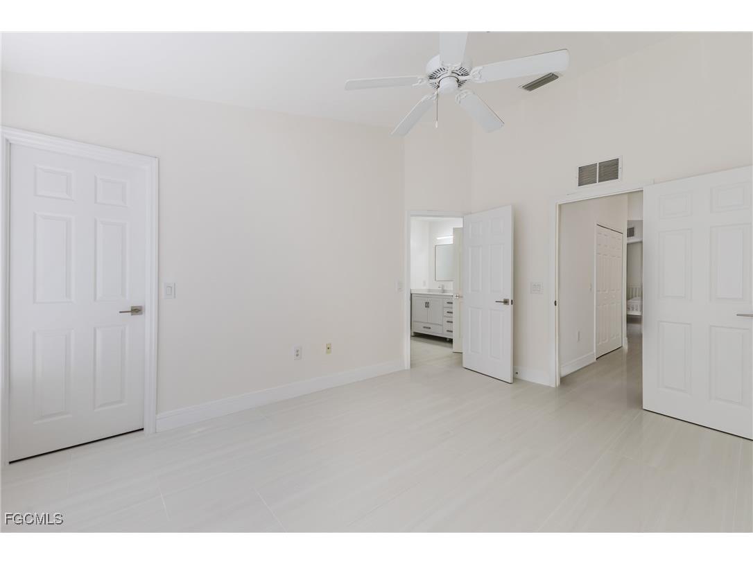 827 Hampton Circle #146 Naples FL 34105 2025019460 image18