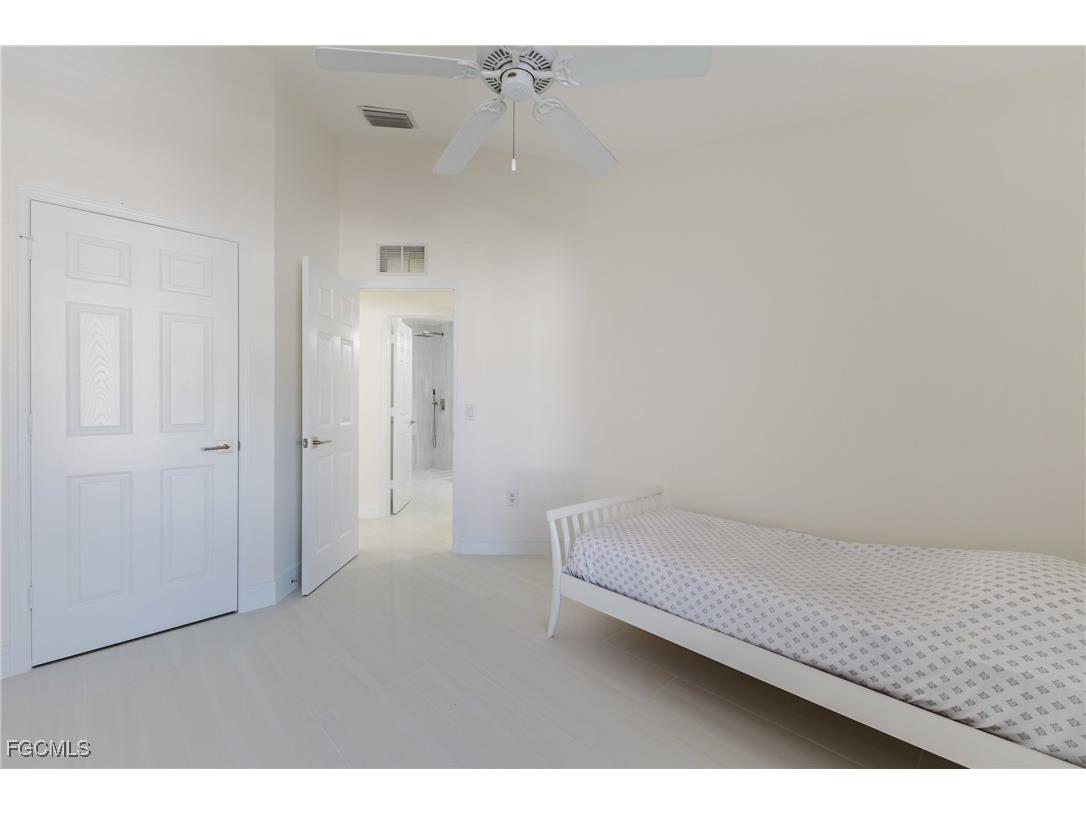 827 Hampton Circle #146 Naples FL 34105 2025019460 image23