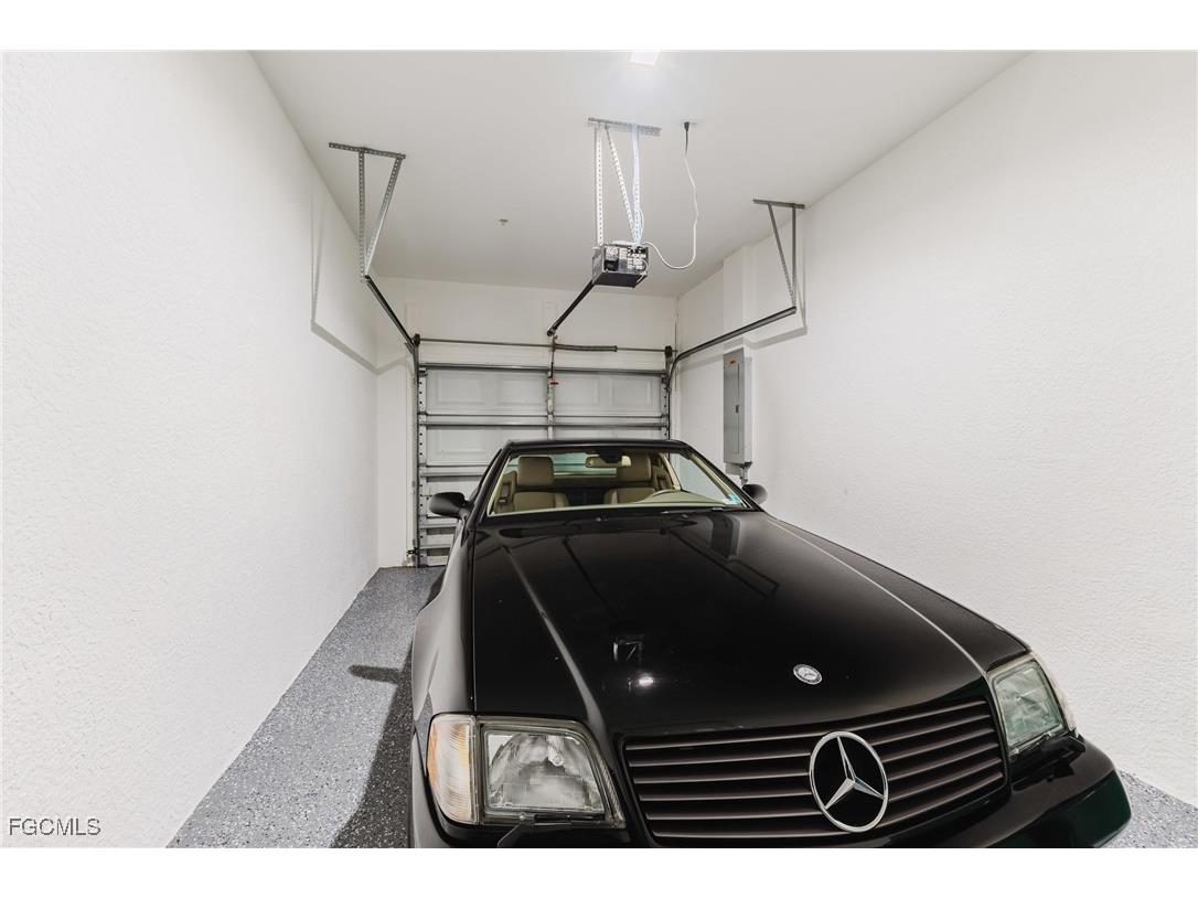 827 Hampton Circle #146 Naples FL 34105 2025019460 image29