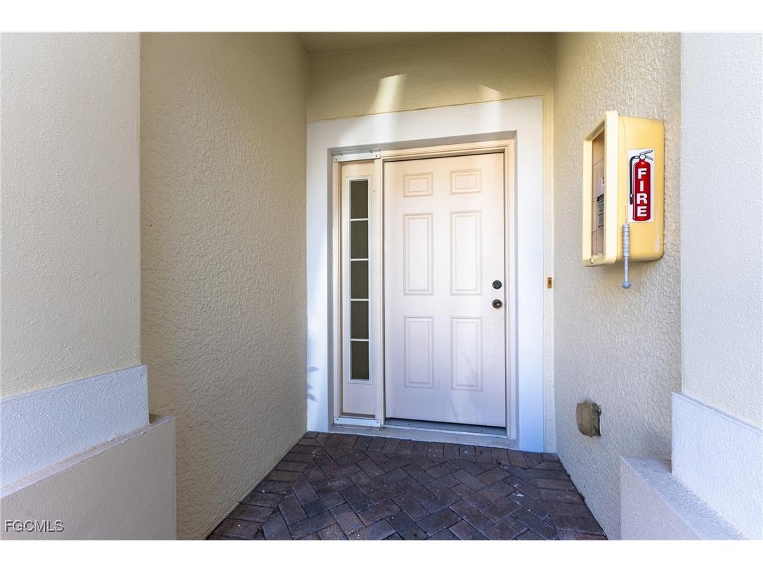 827 Hampton Circle #146 Naples FL 34105 2025019460 image3