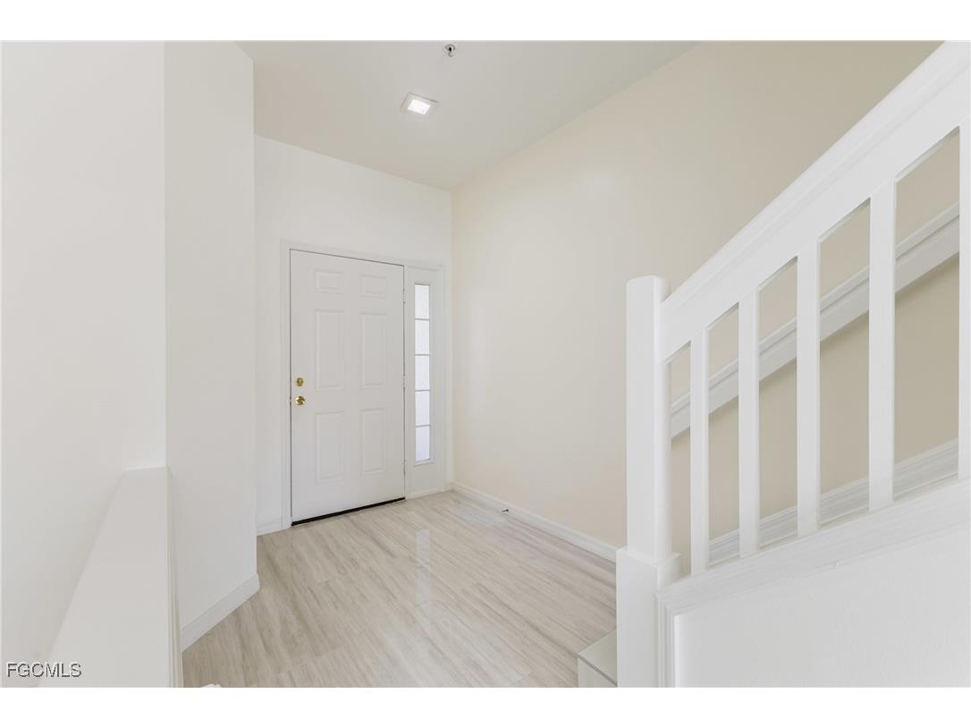 827 Hampton Circle #146 Naples FL 34105 2025019460 image4