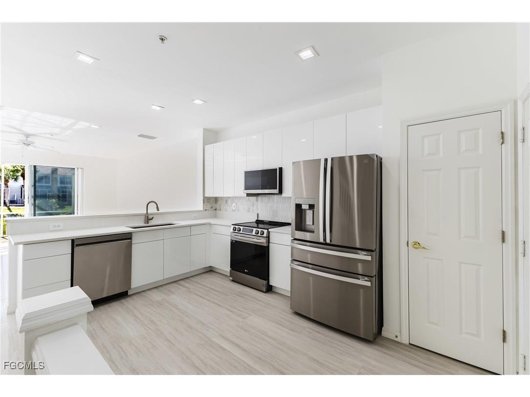 827 Hampton Circle #146 Naples FL 34105 2025019460 image5