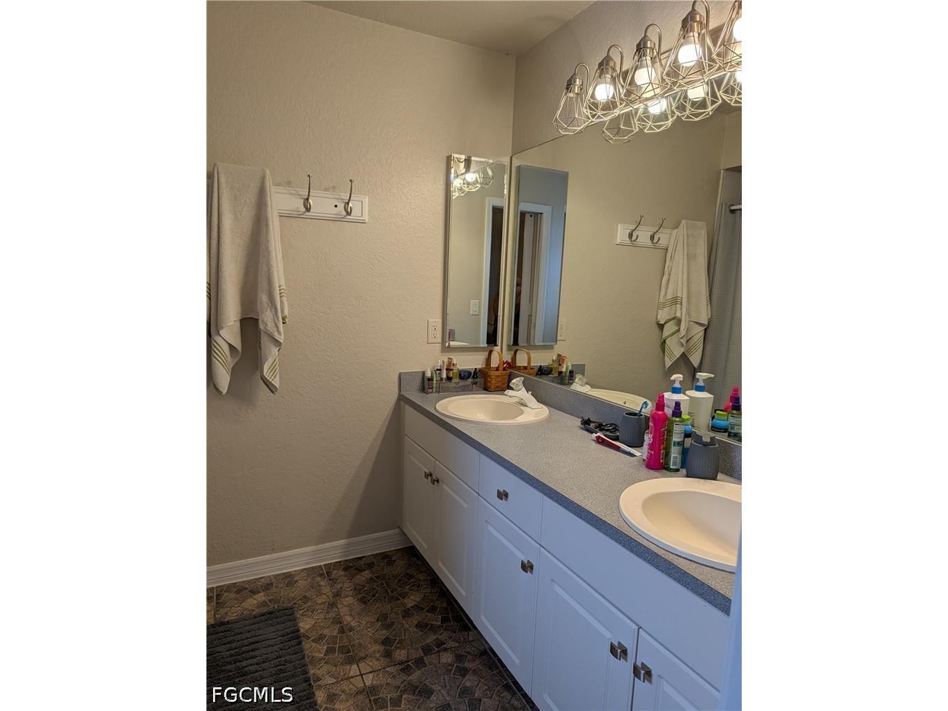 827 NE 17th Street Cape Coral FL 33909 2026028414 image11
