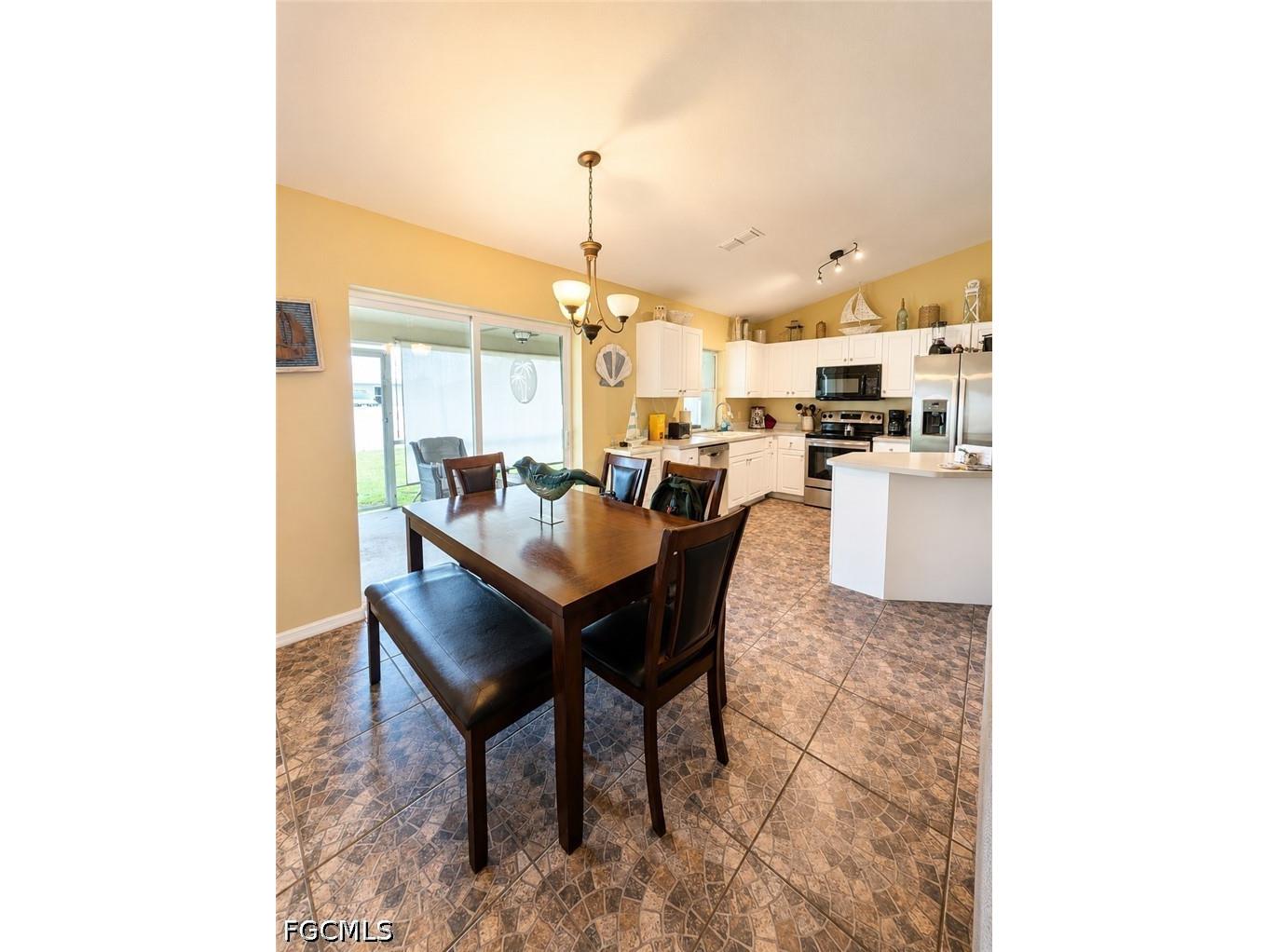 827 NE 17th Street Cape Coral FL 33909 2026028414 image5