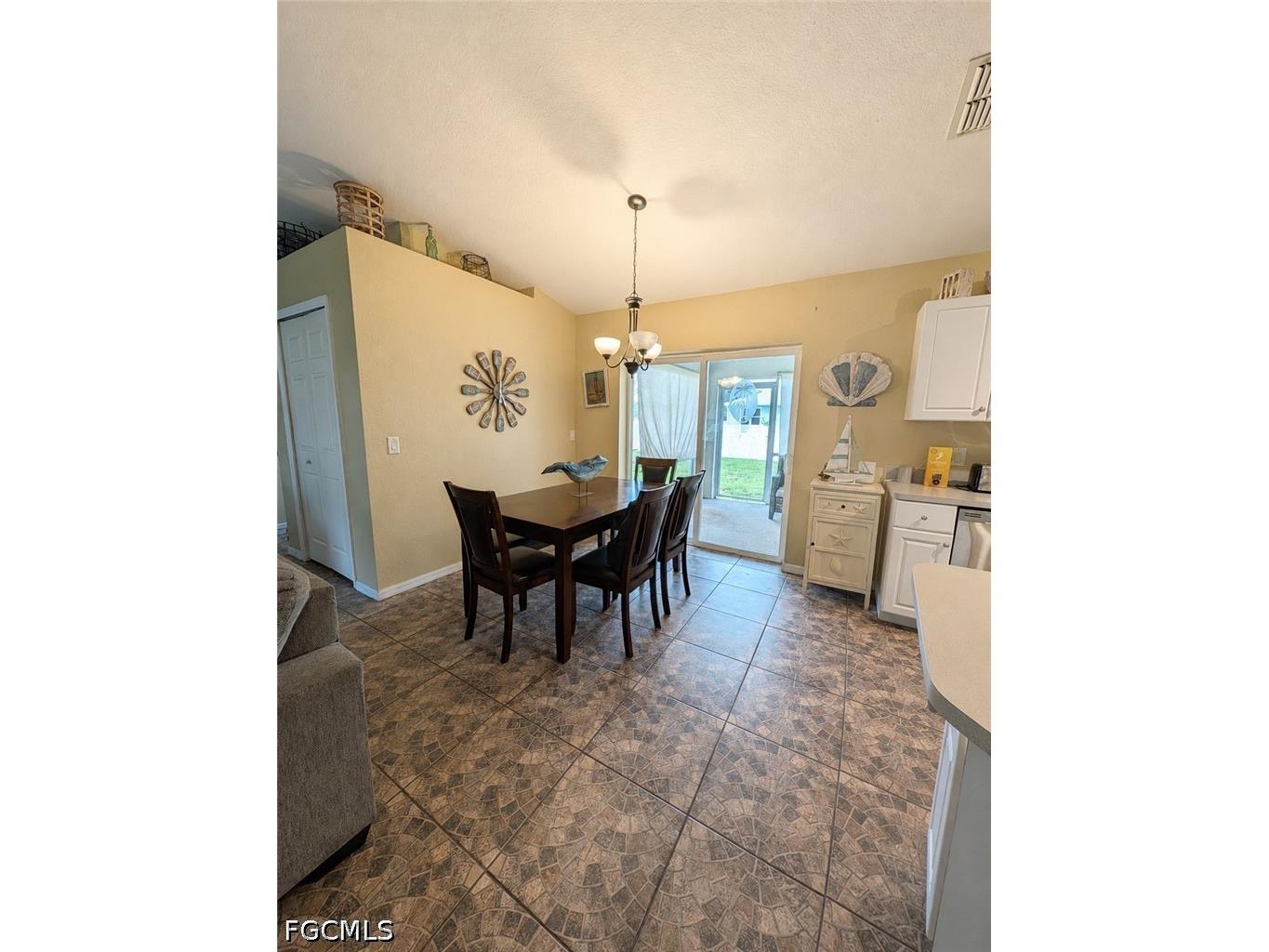 827 NE 17th Street Cape Coral FL 33909 2026028414 image6