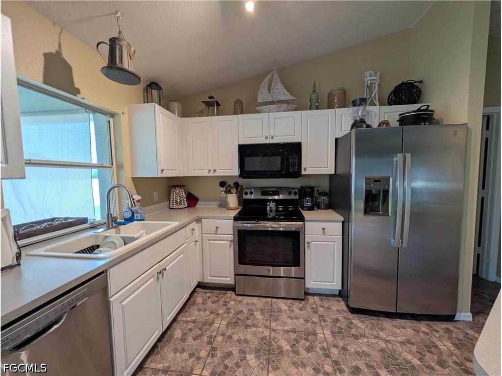 827 NE 17th Street Cape Coral FL 33909 2026028414 image7