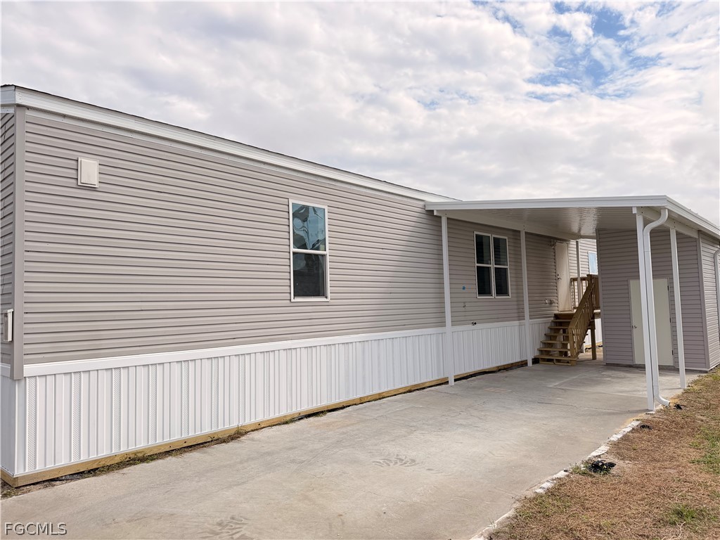 827 Peaceful Drive North Fort Myers FL 33917 2026012575 image1