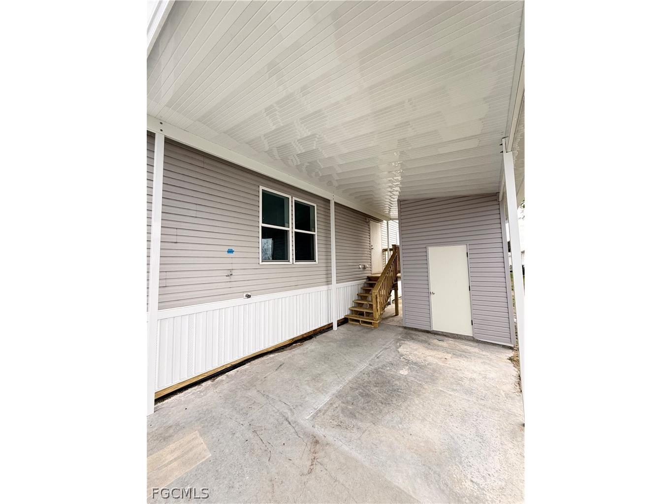 827 Peaceful Drive North Fort Myers FL 33917 2026012575 image3