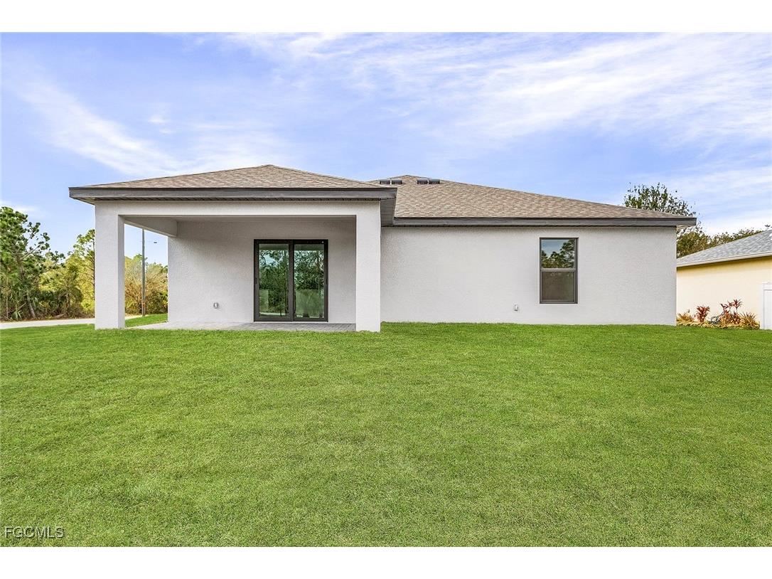 827 Rue Labeau Circle Fort Myers FL 33913 2025026363 image3