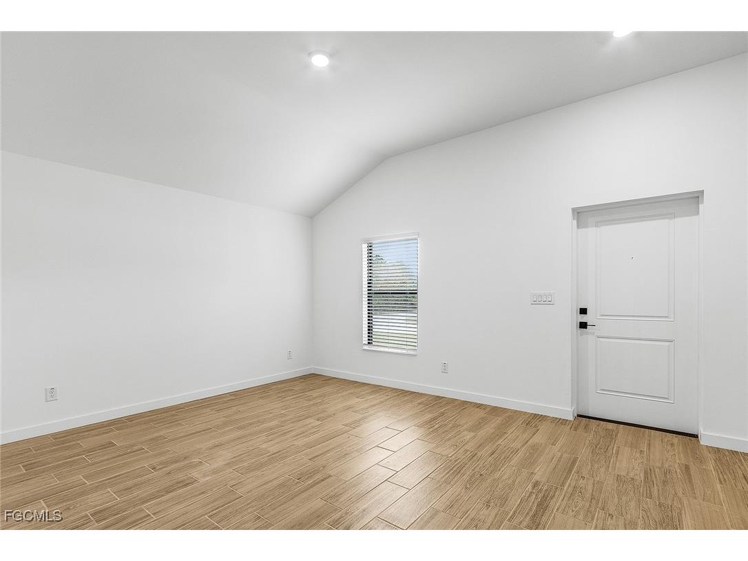 827 Rue Labeau Circle Fort Myers FL 33913 2025026363 image4