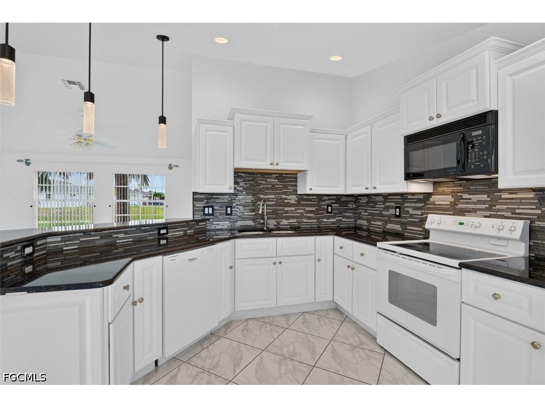 827 SW 29th Terrace Cape Coral FL 33914 2026026772 image1