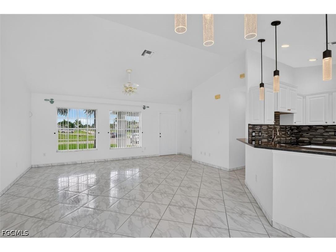827 SW 29th Terrace Cape Coral FL 33914 2026026772 image4