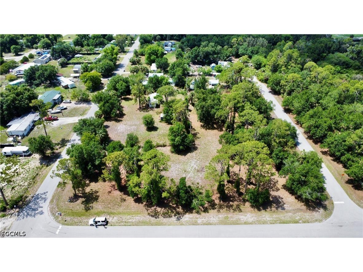 8270 Ebson Drive North Fort Myers FL 33917 2026022972 image1